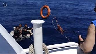 琉球籍漁船觸礁3人獲救1失聯 陳姓父子感謝「綠島之星3號」