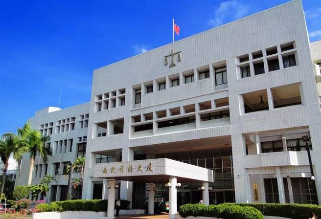 3名男子涉嫌违法驾驶直升机遭南投地检署起诉。（摘自〈南投地检署纷专〉／陈淑娥台中传真）