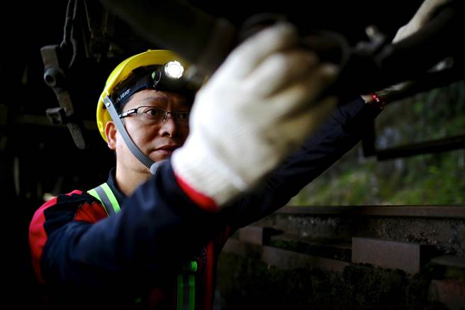 以林鐵人為主角，從林鐵人的日常，帶觀眾一窺阿里山林鐵完整且真實樣貌的宣傳片《林鐵之心》獲3國際大獎。（阿里山林業鐵路及文化資產管理處提供/呂妍庭嘉義傳真）