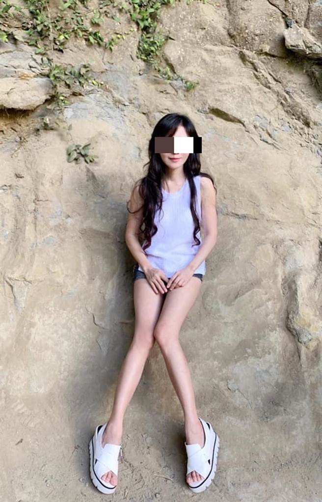 知名的台南市萧姓皮肤科美女医师，因保养得宜仍拥有高顏值及好身材。 （摘自诊所脸书／洪荣志台南传真）