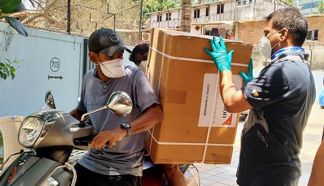 印度世界展望会目前正为当地93个脆弱地区，紧急提供制氧机、病床组及其他医疗相关设备给150个医疗单位。（展望会提供／林良齐台北传真）