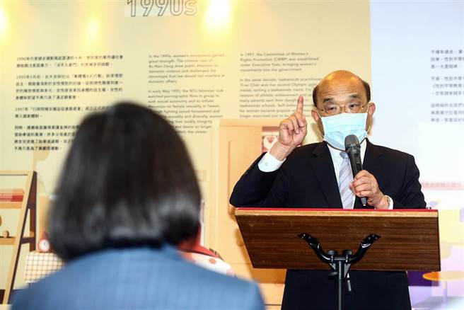 軍公教渴望明年調薪，行政院長蘇貞昌今鬆口表示，台灣經濟成長非常高，經濟成長果是要全民共享，在財政負荷允許的情況下，我們都會認真考慮。（鄧博仁攝）