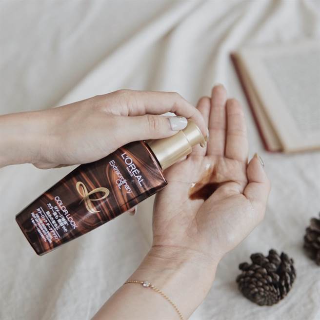 巴黎莱雅选用极小分子的髮油成分，不需担心抹上后头髮会有油腻感。（图／品牌提供）