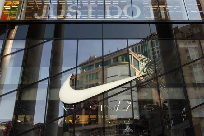 遭陆抵制 Nike Adidas线上销量暴跌。(图／shutterstock)