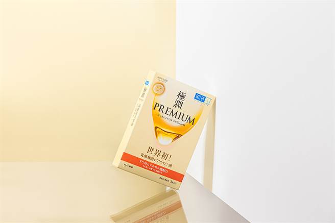 肌研极润金致水凝丝高效保湿面膜。（图／品牌提供）