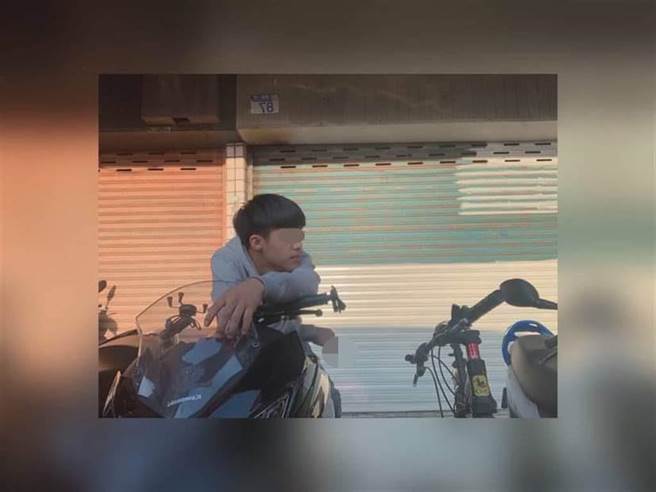 19歲許姓男子生前帥氣模樣。捐出器官讓愛留在人間。（門諾醫院提供／王志偉花蓮傳真）
