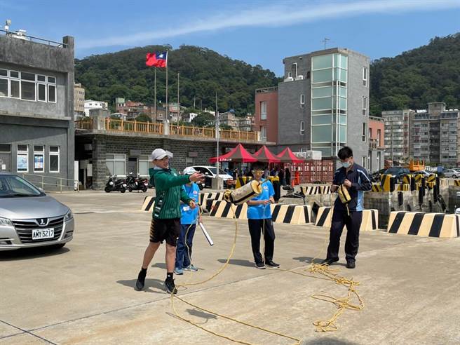 海巡署金马澎分署以「深度教育、体验海巡」为主轴，邀请马祖地区的学生参加海洋教育课程。（海巡署金马澎分署提供）