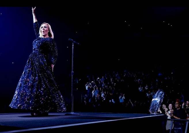 愛黛兒有好歌喉，但出道後較圓潤的身材經常被大做文章。(圖/ 摘自愛黛兒IG)