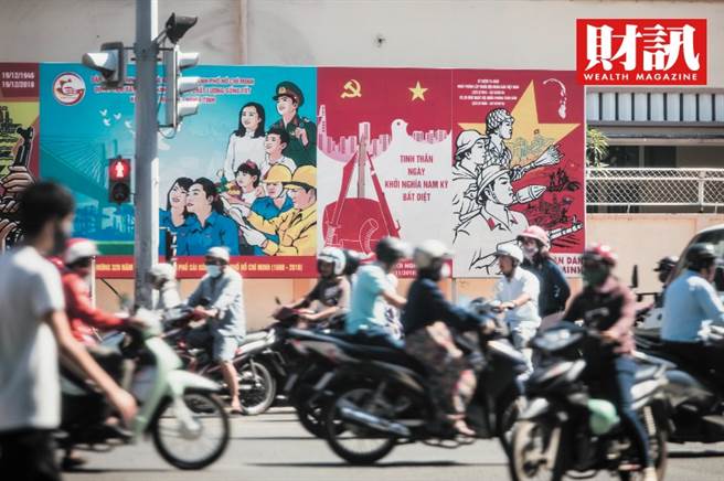 根据《财讯》报导，台湾首檔越南ETF富邦越南（00885）挂牌即热卖，中信越南机会基金也在半年内规模成长至百亿元，儘管波动剧烈，投资人仍看好越南未来的成长机会。(图/财讯提供)