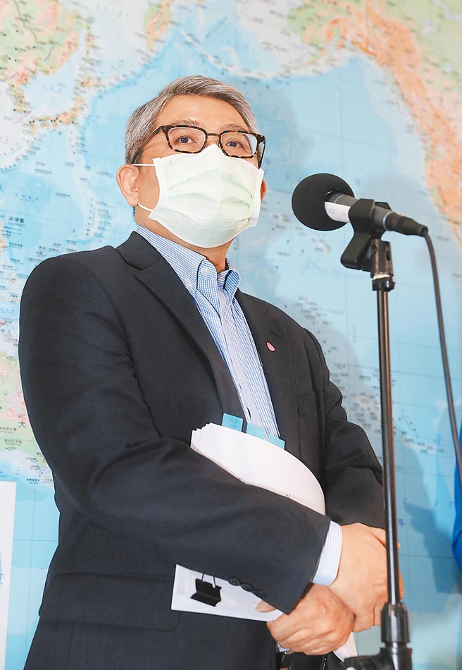 内政部次长花敬群日前驳斥总统蔡英文是任内土地徵收最多的总统，遭政大教授徐世荣称「政务官在总统面前撒谎」。花敬群（图）6日列席立法院内政委员会前受访表示，他对得起自己，也对得起国家，努力把该做的事情做好。（刘宗龙摄）