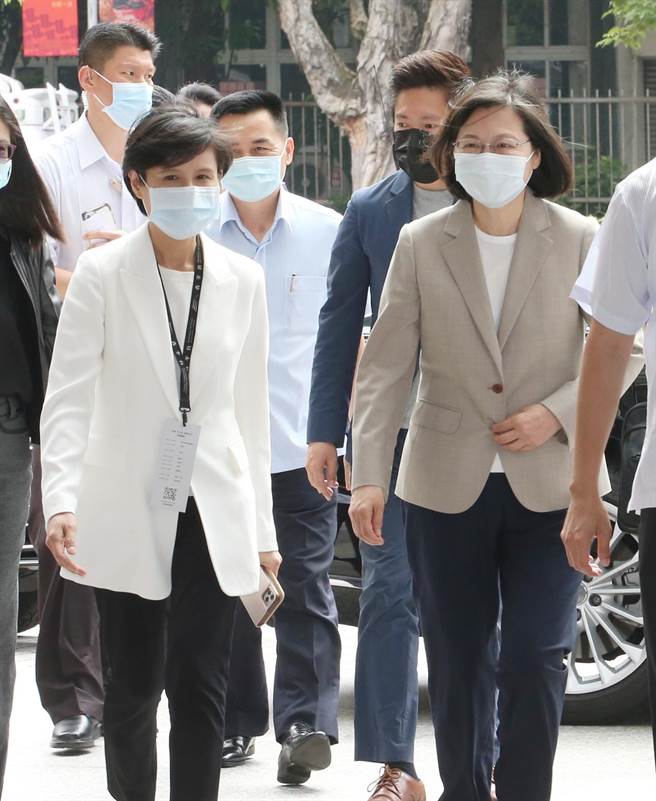 总统：郑丽君是特别政治人物，希望继续为台湾做点事。赵双杰摄