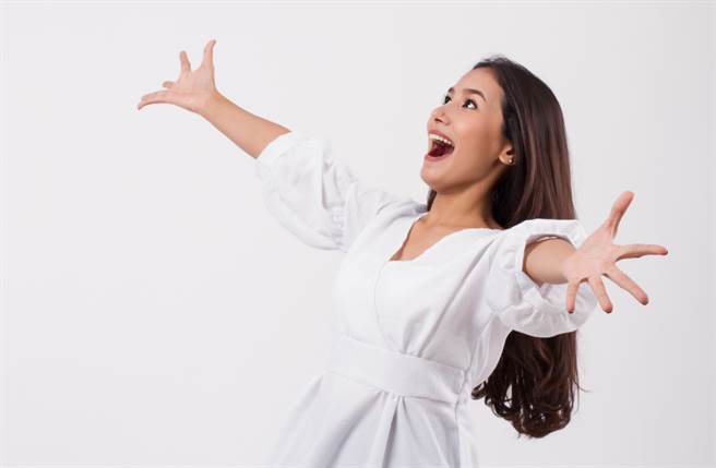 生肖牛、狗以及雞的人在下半年的正財運最好，有望收穫一筆橫財，好運氣讓人羨慕。（圖／Shutterstock）