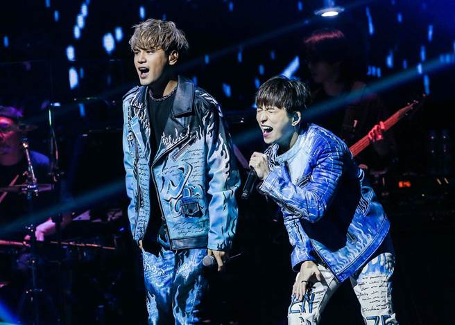 陈零九和邱锋泽今在台北流行音乐中心举办演唱会。（粘耿豪摄）