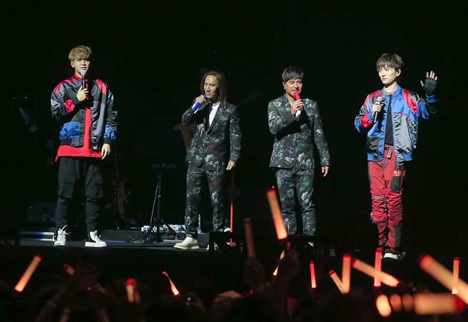 陈零九、邱锋泽今晚开唱，前辈动力火车同台力挺。（粘耿豪摄）