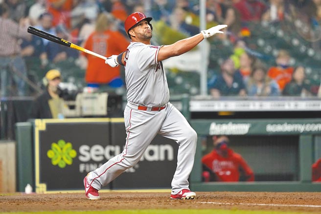 生涯667轰的准名人堂球星普侯斯，与天使球团沟通后达成指定让渡的共识，希望寻找给他出赛机会的新东家。（美联社）