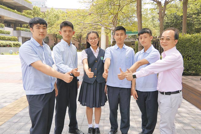 台北市薇阁高中成绩亮眼，有5人正取台大医学系。（薇阁高中提供／张薷台北传真）