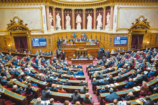 法國參議院6日以304票贊成、0票反對，無異議通過台灣參與國際組織的決議案。（摘自法國參議院官網）