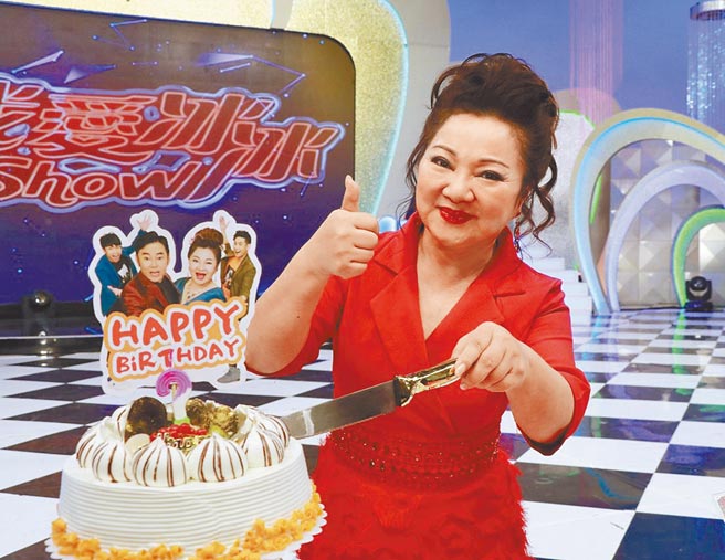 《我愛冰冰Show》為主持人白冰冰慶生。（中視提供）