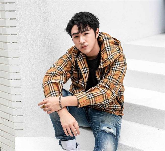 对于相隔三年才推出新作品，鹿希派自嘲是自己出包的后果。（图／张佑铭摄）