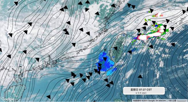 圖為鋒面位在台灣北部海面，午後山區有零星短暫陣雨。(翻攝自 彭啟明臉書)
