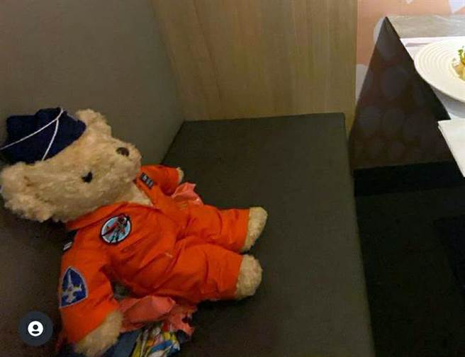 罗妻在母亲节聚餐时，特地留了一个位置给罗尚桦。(摘至罗妻IG)