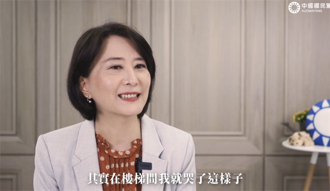 台北市议员王鸿薇谈从政妈妈的心声。（国民党提供）
