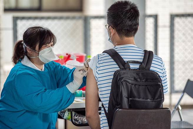 中央疫情指揮中心已開始實施疫苗接種假。(圖/新聞資料庫)