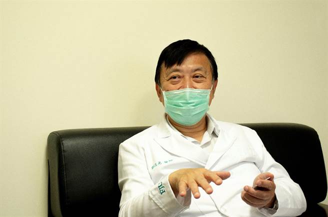 劉志光醫師表示，隔離民眾的心理狀態更須照護調節。(圖/太陽星網路科技提供)