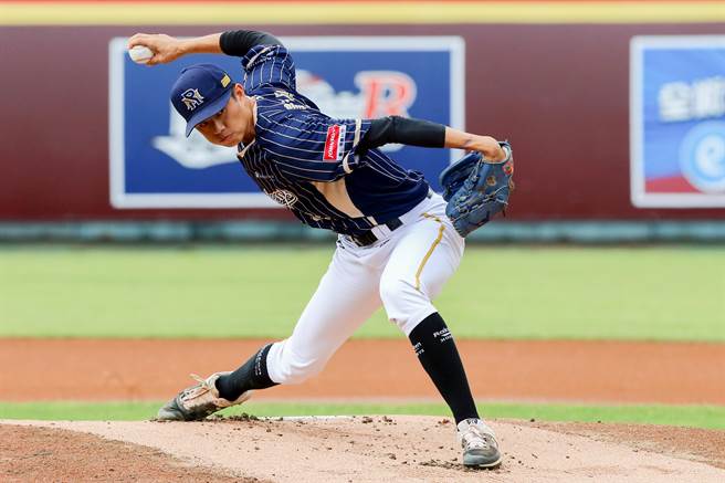 樂天桃猿先發投手黃子鵬。（陳麒全攝）