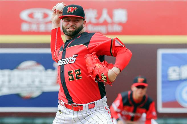 味全龍先發投手伍鐸。（陳麒全攝）