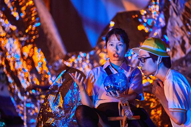 曾拿下台北文学奖剧本首奖的编导李忆铢，最新作品《摩利支天女》，从母亲在家中囤积的物品出发，梳理母女关系。（国艺会提供）