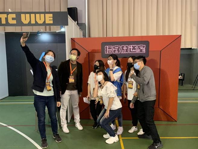 华夏科技大学部署后疫情时代学生的未来发展，与青年共创发展协会共同主办「新世代青年城市论坛@华夏」聚焦创意科技趋势与变革。（华夏科大提供）