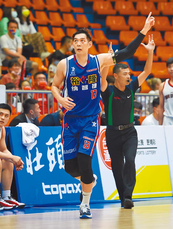裕隆前锋吕政儒昨投进6颗三分球，独拿全场最高28分。（中华篮协提供）