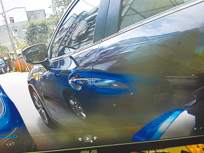 卷入辗脚案的桃园警分局庄姓警员，6日在脸书贴出警方视角的照片，为自己辩白。（翻摄自《爆料公社公开版》／蔡依珍桃园传真）