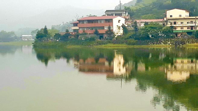 南投县鹿谷乡凤凰谷41年前画定「风景特定区」，是鸟类生态教育及保育基地，目前民宅楼高限制2楼半。（读者提供／张妍溱台中传真）