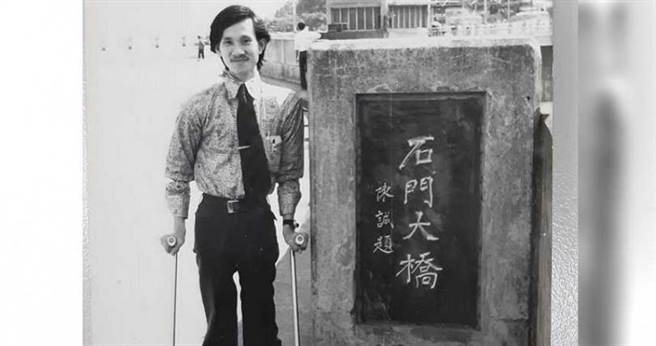 平安基金会身心障碍关怀中心创办人陈博文牧师关怀听损者家庭，成立手语课程，造福听损者。（图／翻摄平安基金会身心障碍关怀中心脸书）