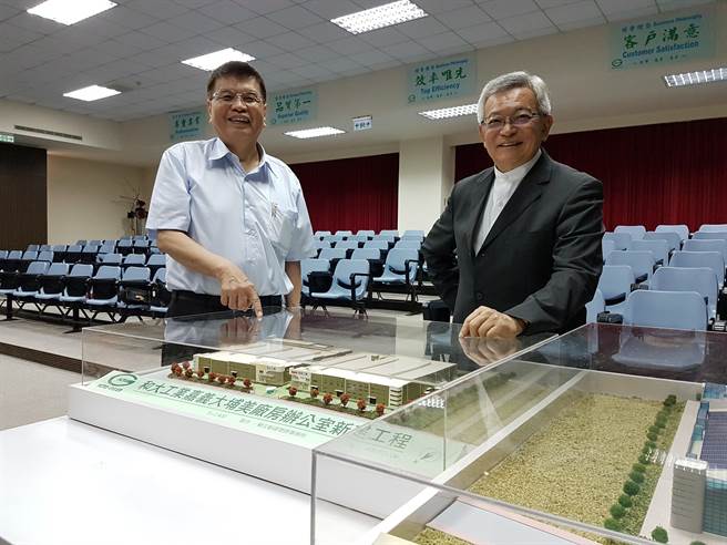 和大工業董事長沈國榮（右）、總經理陳俊智（左）。（黃琮淵攝）