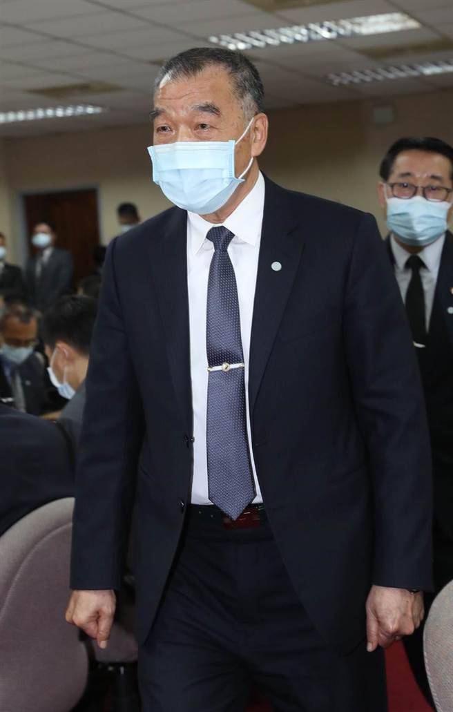 国防部部长邱国正10日赴立法院外交及国防委员会，报告「国军服装供售站及副食供应站执行现况暨现地实务验证」，并备质询。（刘宗龙摄）