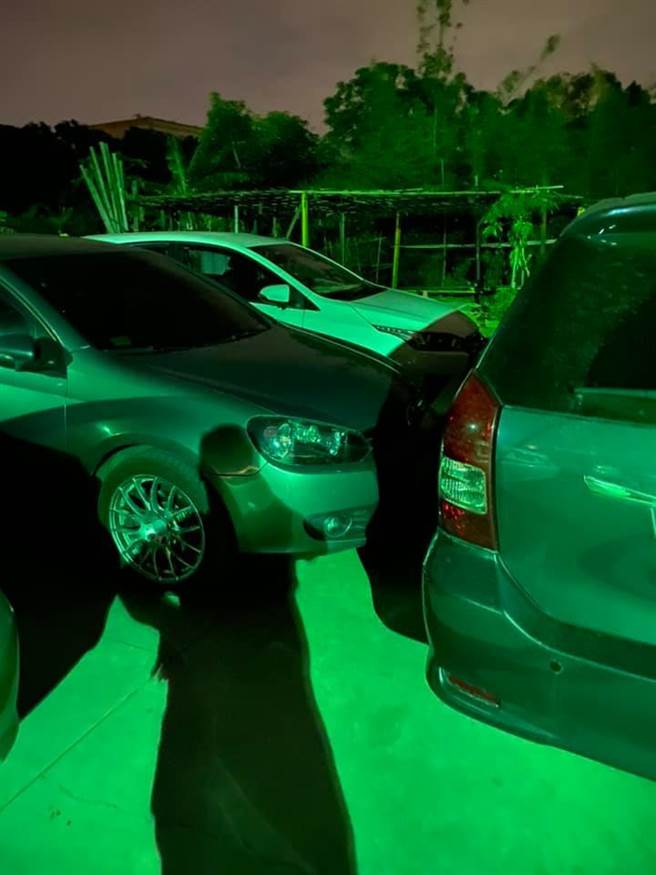 车位被占，车主火大出招。网友看出照片亮点笑翻：真的很气！（照片来源：《爆怨2公社》）