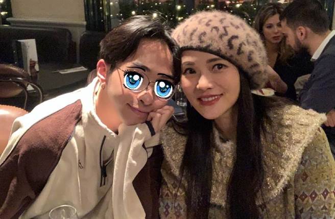 伊能靜和小哈利的母子感情很好。（圖／取材自微博）