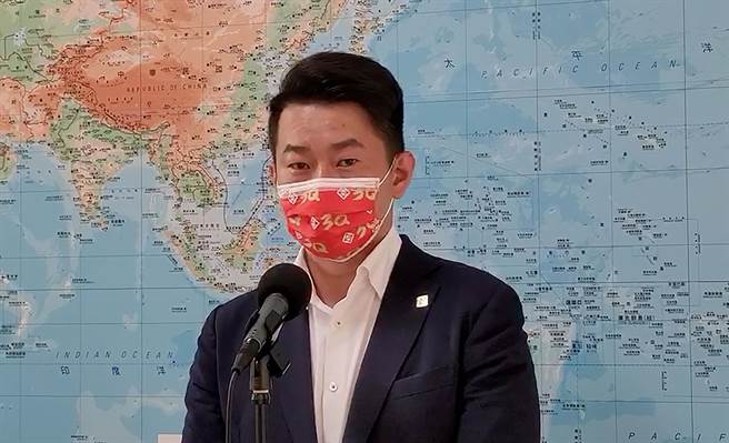 「刪Q總部」10日遞交罷免台陳柏惟第二階段連署書，對此陳柏惟回應，他們是用扭曲的方式來行使罷免的權利。（陳柏惟服務處提供／黃國峰台中傳真）