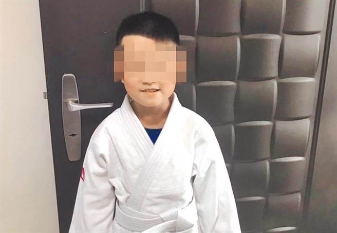 7歲黃小弟弟展現超強求生慾，腦壓逐漸正常，各界期盼奇蹟早日發生。(圖/本報資料照)