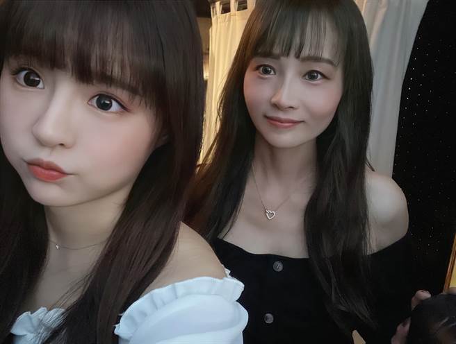 元元的妈妈超冻龄。(图/翻摄自元元脸书)