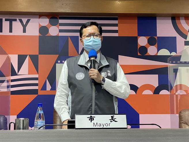 郑文灿10日傍晚防疫会议中提到，华航清零2.0方案要增加500位隔离者，但「中央宣布才请地方帮忙！」(蔡依珍摄)