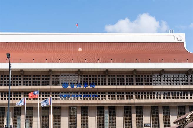 问啥会被当台北俗，男自嘲10点神回应，连怎么称北车就很不一样。（图／Shutterstock）