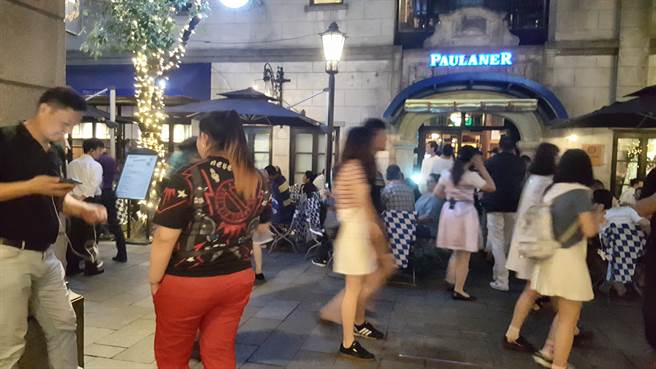 大陆全国人口普查公布了，男比女多3490万人。(叶文义摄)