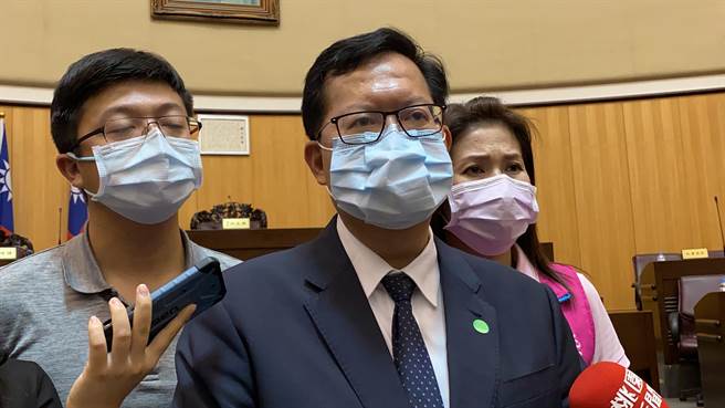 桃園市長鄭文燦表示，中央開會決議諾富特1館、2館都當專責的檢疫旅館，5月14日員工解隔後要先完成清消和防疫旅館規畫檢查，過渡期市府3間防疫旅館會持續支援。(蔡依珍攝)