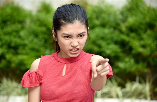 白羊座、處女座及射手座的人說話不留情面，他們雖然心眼不壞，但講話太直接，常常在無意間傷害到他人。（圖／Shutterstock）