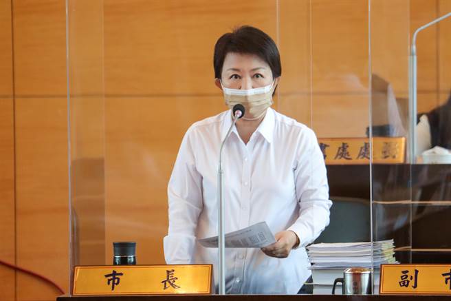 市長盧秀燕強調，市府堅決汰舊換新，守護台中、守護市民。（陳世宗攝）