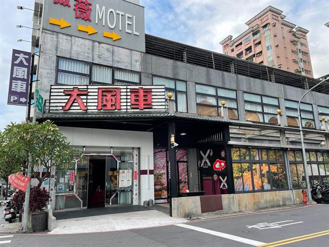 案1203曾于5月6日下午、晚间至新北市芦洲区「来来按摩芦洲长安店」及「大风车婚宴会馆」消费。（叶书宏摄）